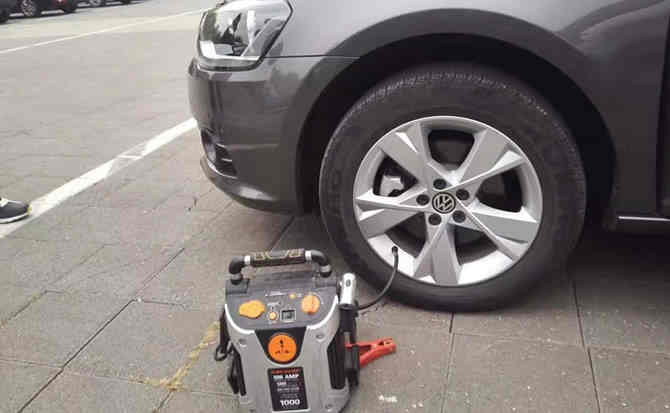 两当汽车搭电案例